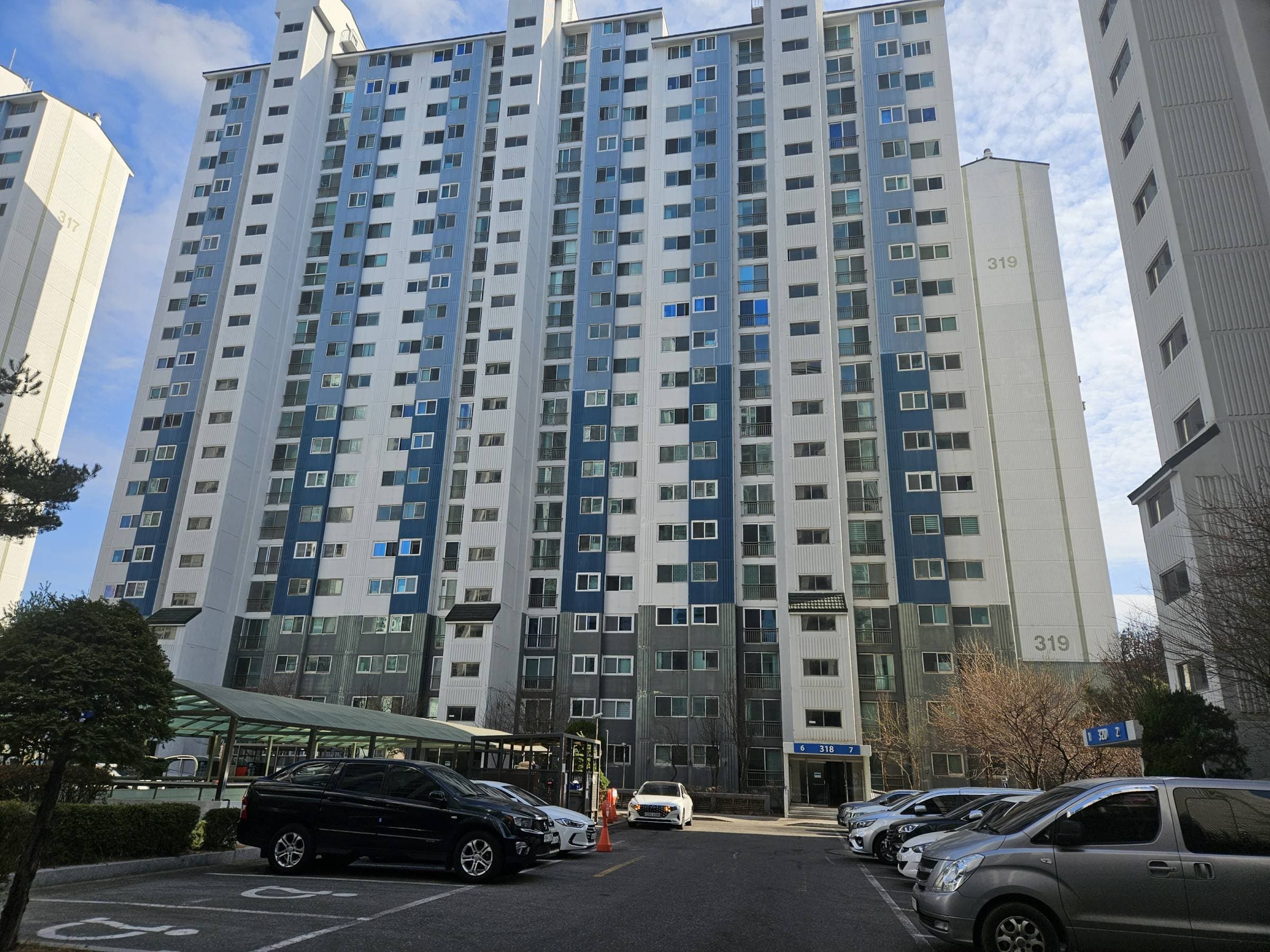 경기도 수원시 장안구 정자동 887-1 화서역 우방 센트럴파크 제318동 제1층 제107호