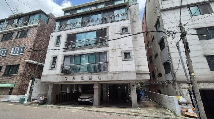 서울특별시 은평구 신사동 11-30  3층201호