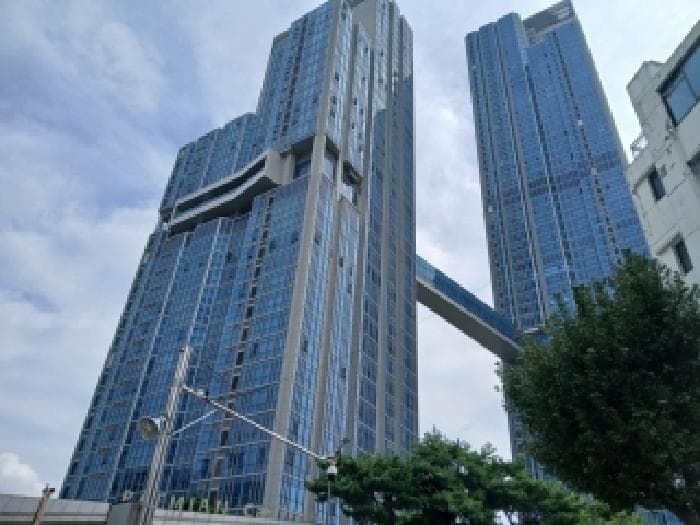 서울특별시 용산구 이촌동 436 래미안첼리투스 102동 23층2301호