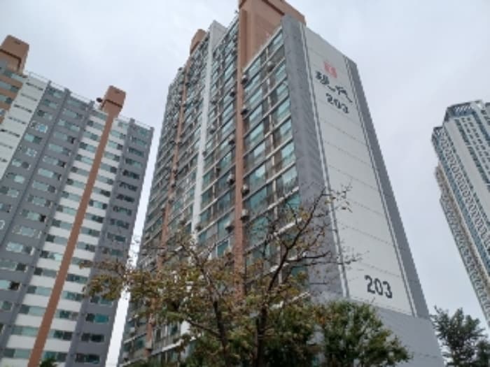 경기도 의정부시 오목로 9, 203동 2층 203호 (용현동,현대아파트)