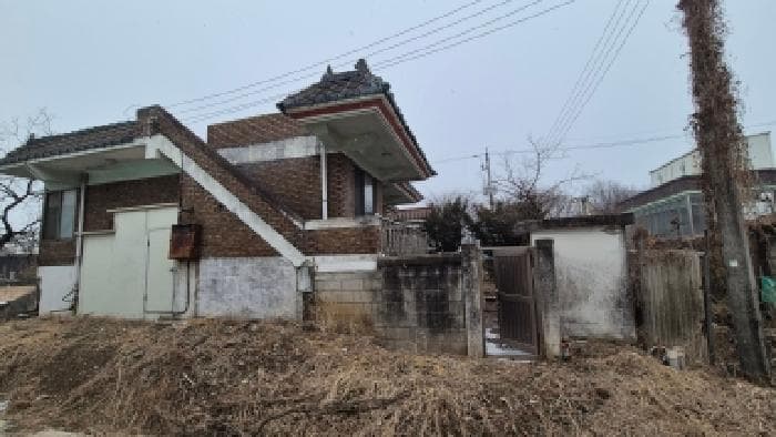 경기도 연천군 연천읍 차탄리 228-15 외 1 필지