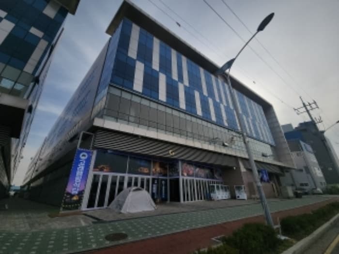 인천광역시 중구 축항대로69번길 16, 1층 111호 (항동7가,인천국제수산물타운씨동)