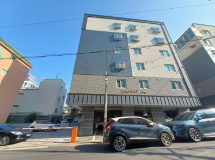 경기도 부천시 소사구 경인로182번길 47, 나동 2층 203호 (심곡본동, 성도리치빌)