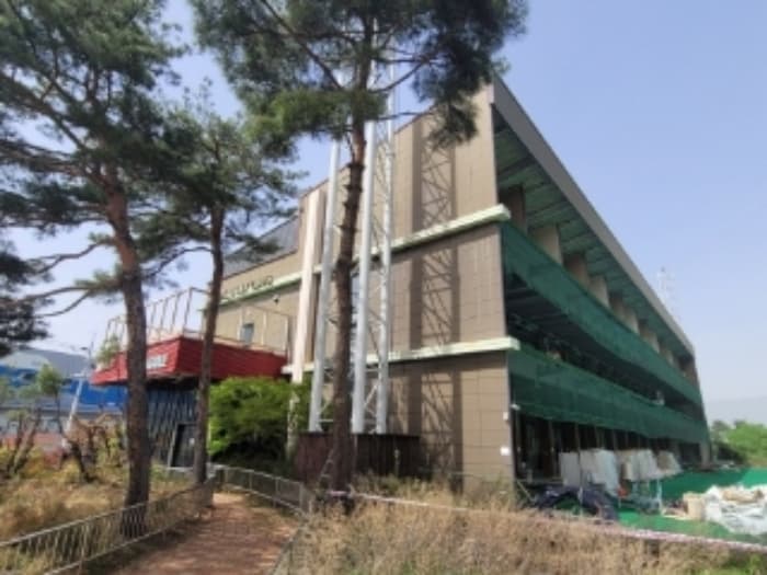 충청북도 진천군 이월면 밤디길 136 (주1) 외 2 필지