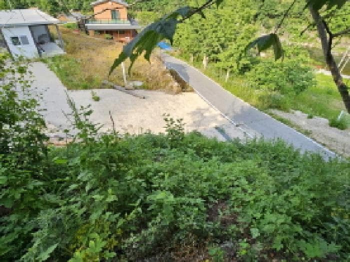 충청북도 충주시 산척면 석천리 93-4 외 1 필지