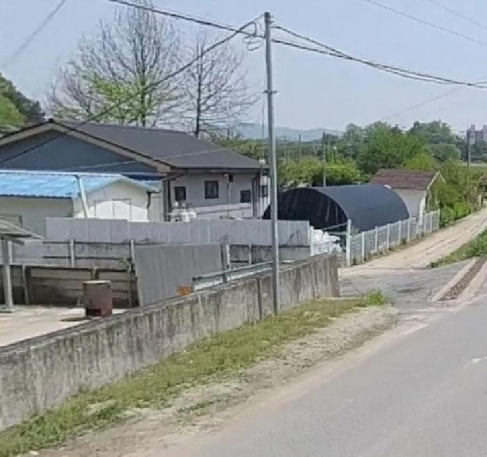 충청북도 음성군 금왕읍 본대리 223-12 외 1 필지