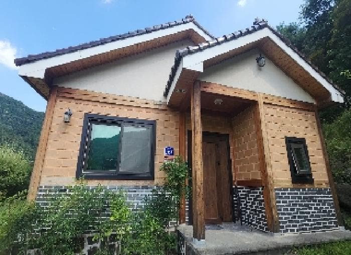 충청북도 옥천군 군서면 금산리 242-23 주1동 외 1 필지