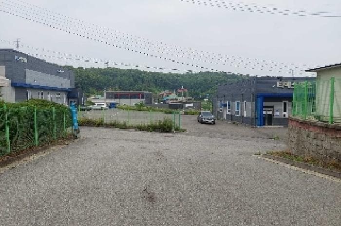 충청남도 천안시 서북구 직산읍 신갈리 143 외 3 필지