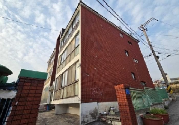 충청남도 천안시 서북구 성환읍 성환리 413-82  3층302호