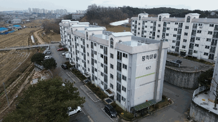 충청남도 당진시 신평면 거산리 430-1 봉학마을아파트 102동 2층206호