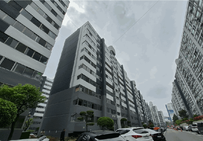 울산광역시 동구 서부동 238-29 현대패밀리명덕아파트 108동 2층201호