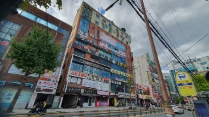 경상남도 창원시 마산합포구 월영동서로 17, 8층801호 (해운동,파이브스타즈빌딩) 외 1개 호
