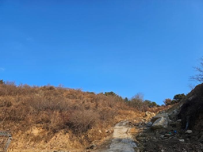 경상남도 진주시 명석면 용산리 산141-9 외 1 필지