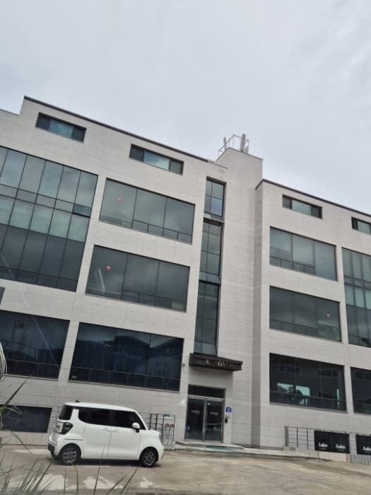 광주광역시 서구 유덕로27번길 20 (유촌동,주건축물제1동)