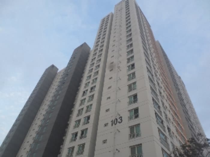 전북특별자치도 완주군 삼례읍 삼봉로 47, 22층 103동 2201호 (삼례이지움더퍼스트)