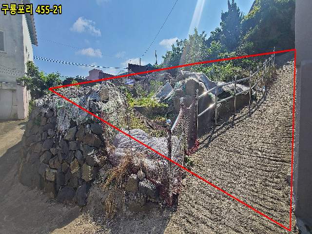 2005606812001