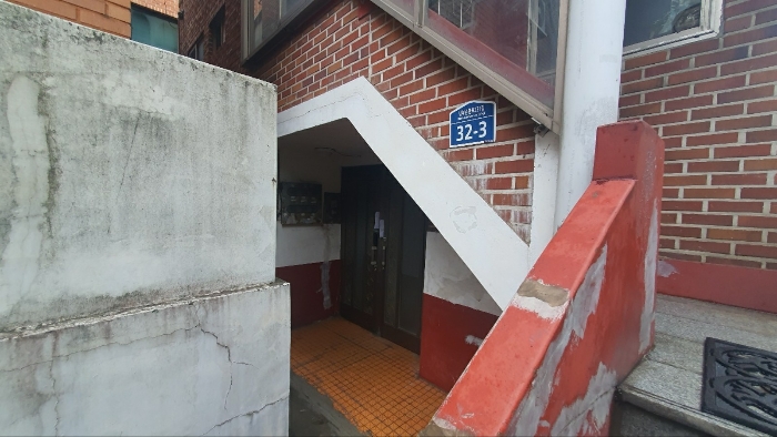 본건 지1층 전경