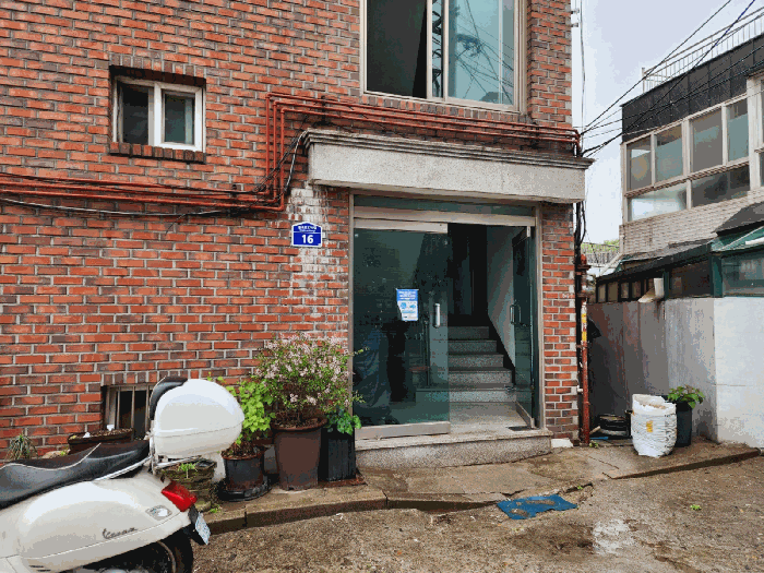 대상물건 소재 건물 1층 공동현관