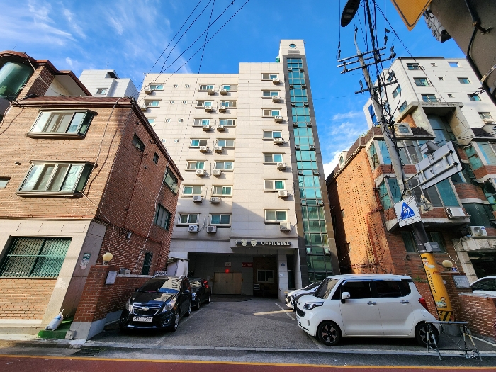 【 본건 동 전경 】