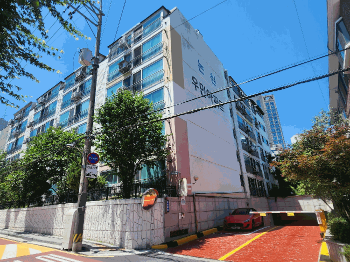본건 소재 건물 전경