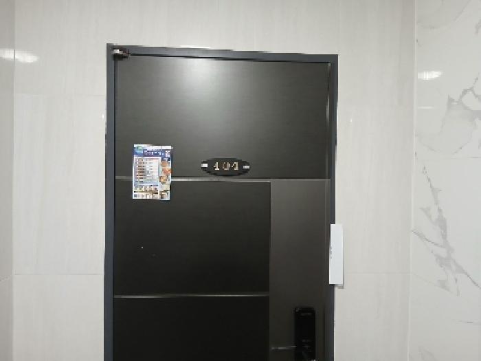 세대 현관문