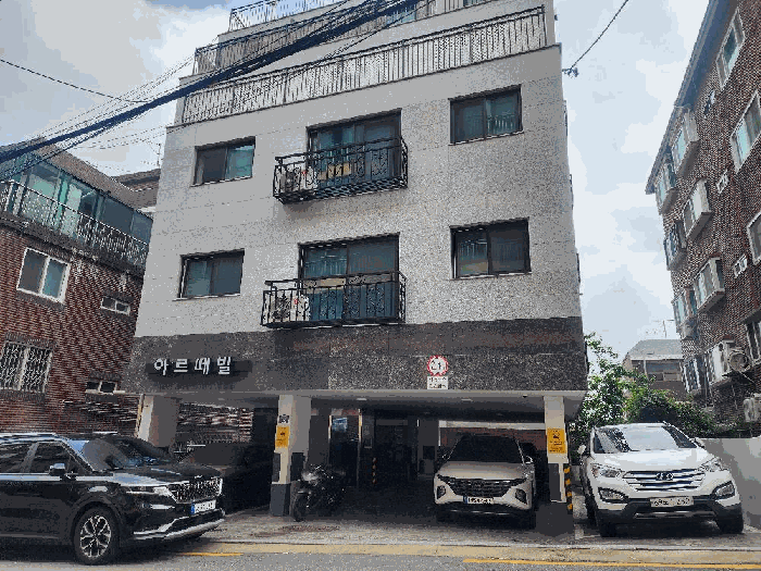 본건 건물전경