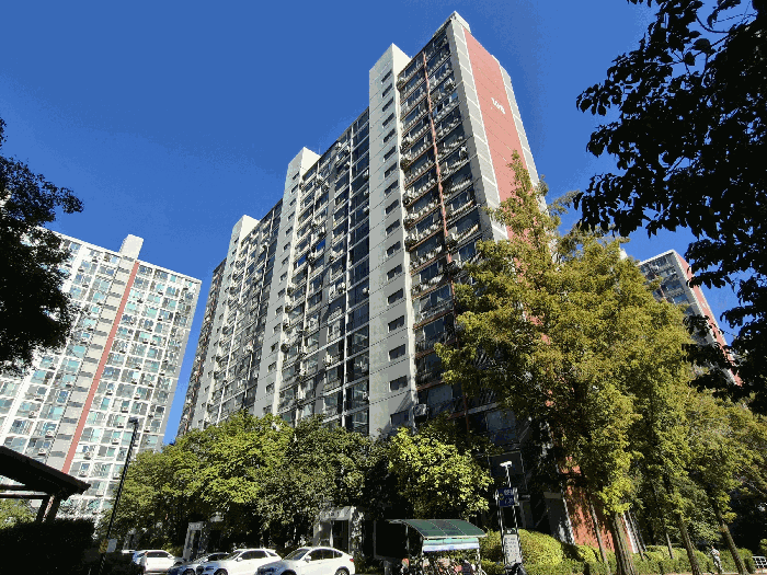 본건 소재 건물 전경