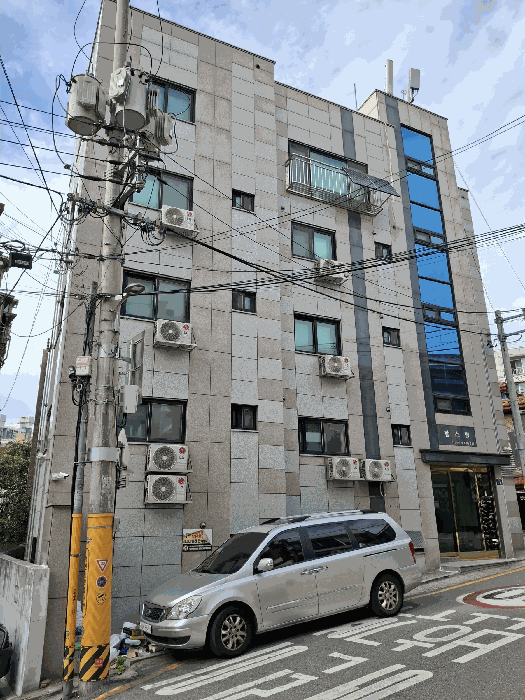 정면(출입구 측)