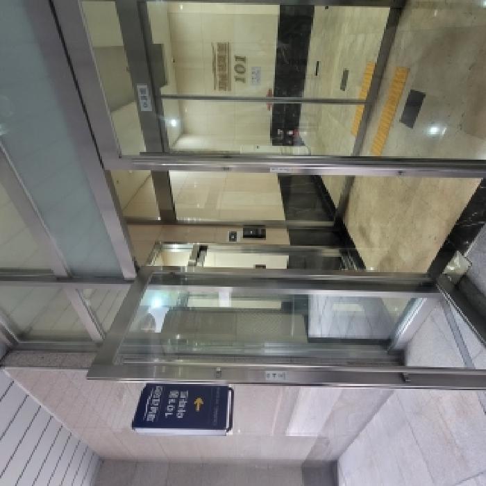 세대 출입문