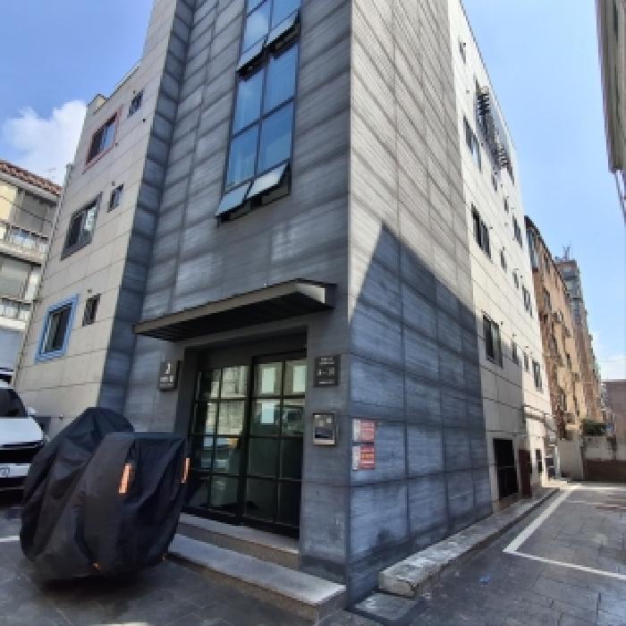 건물 전경