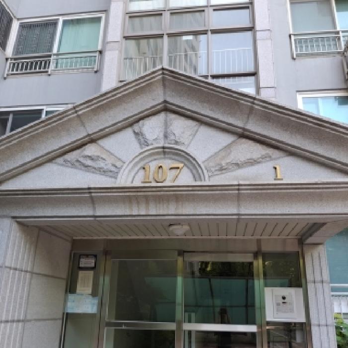 107동 공동출입구