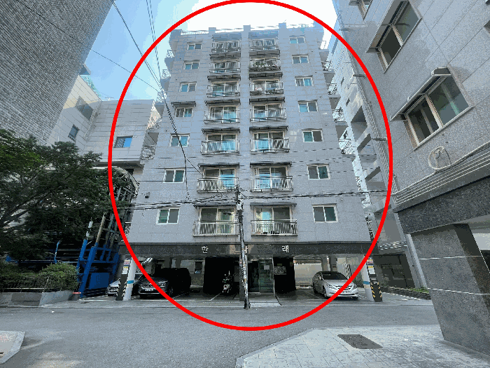 대상물건 소재 건물 전경