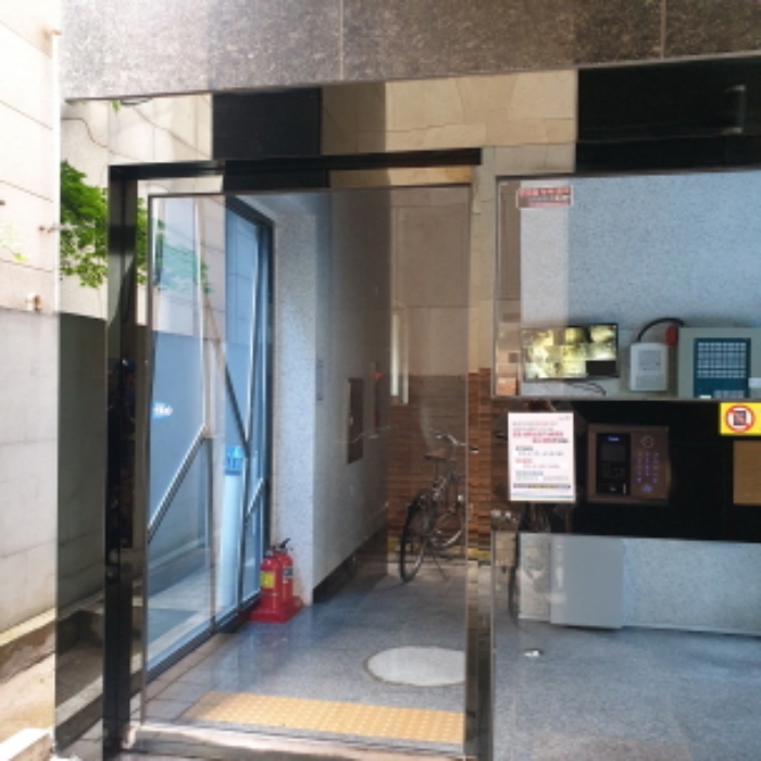 건물 출입구