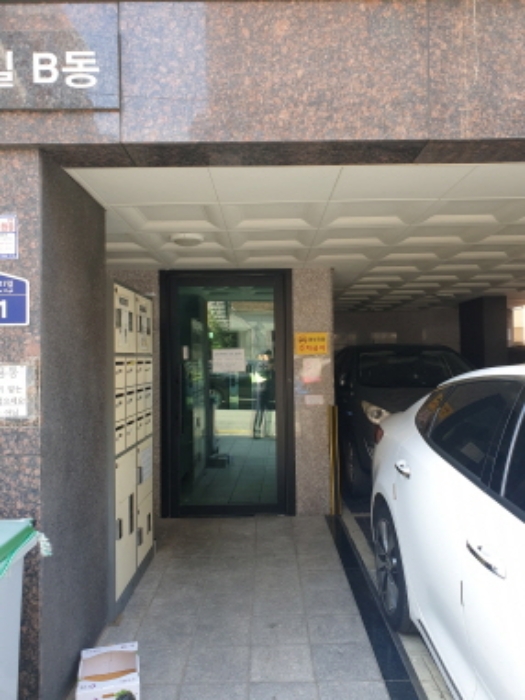 건물 출입구