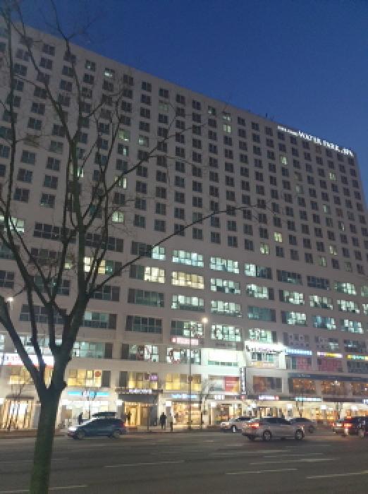 건물 전경