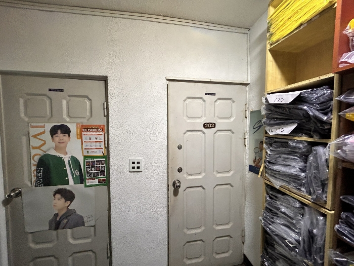일련번호 2), 일련번호 3) 출입문