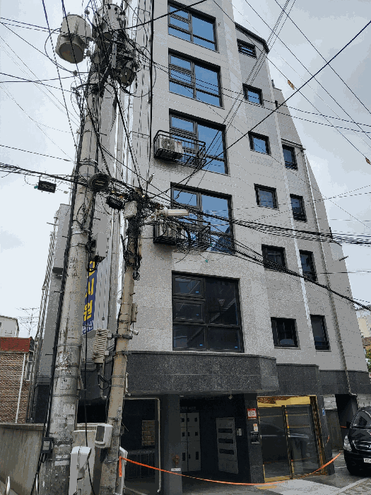 본건소재 건물전경(전면)