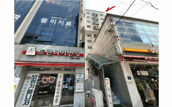 본건 소재 건물 북서측에서 촬영