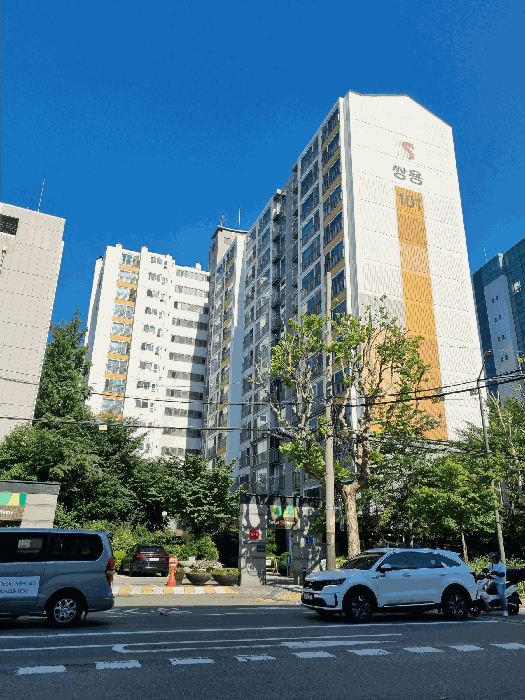 본건 소재 건물 외관
(남동측에서 본 전경)