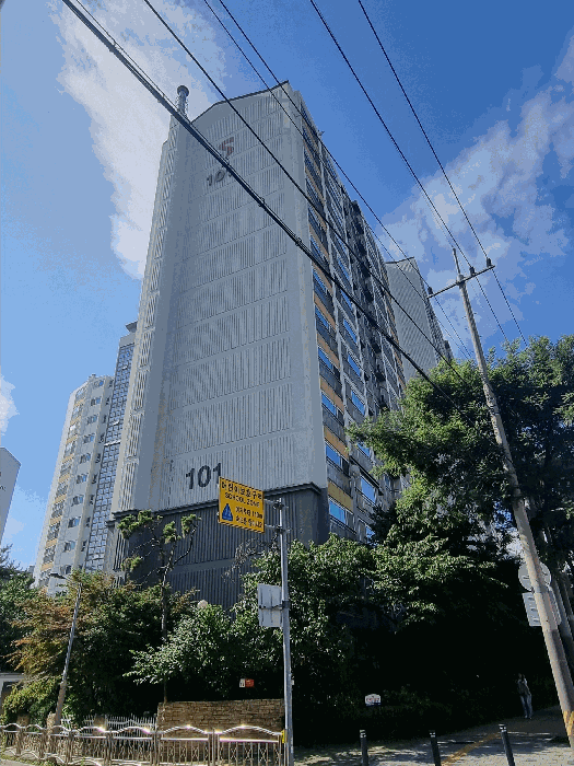 본건 소재 건물 외관
(북서측에서 본 전경)