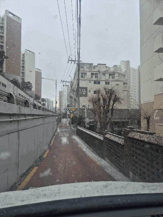 남동측 진입도로