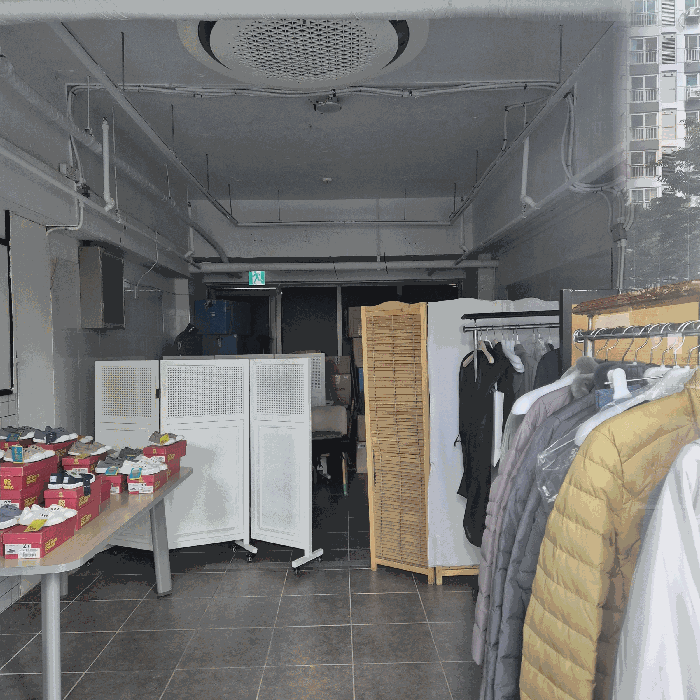 본건 내부전경(출입문 부위에서 본 전경)