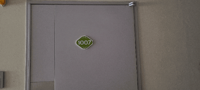 본건 10층 1007호 현관문