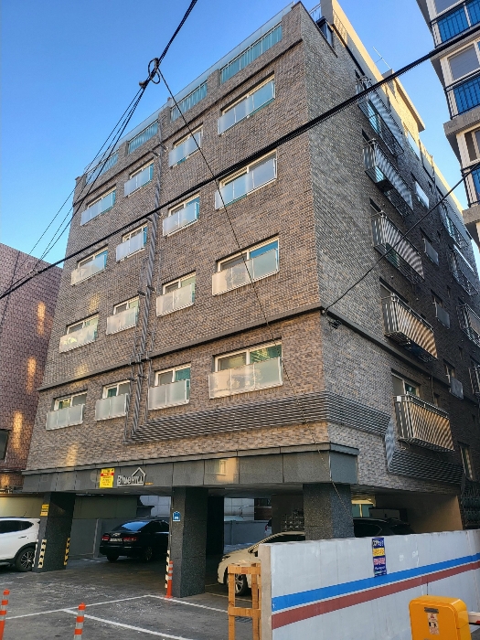 본건 소재 건물 북측 전경