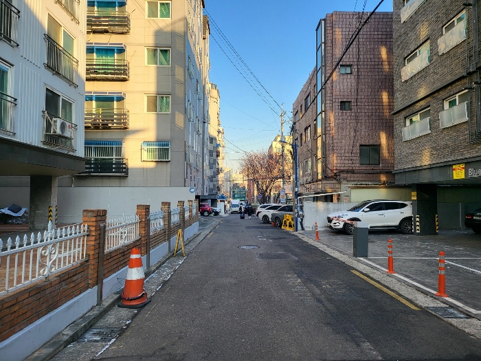 북측 도로 전경