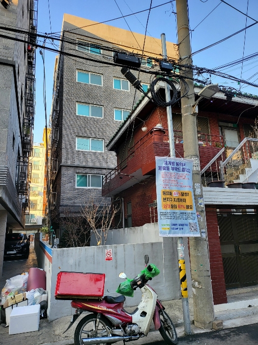 본건 소재 건물 남측 전경