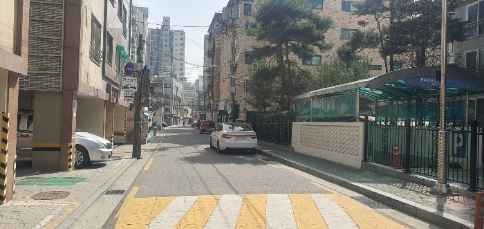 본건이 소재한 건물 주위 전경①
