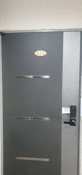 본건 입구 전경