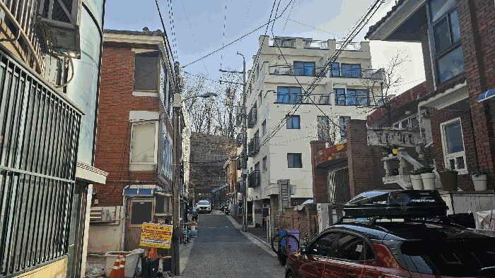 < 북동측에서 본 본건 주위 전경 >