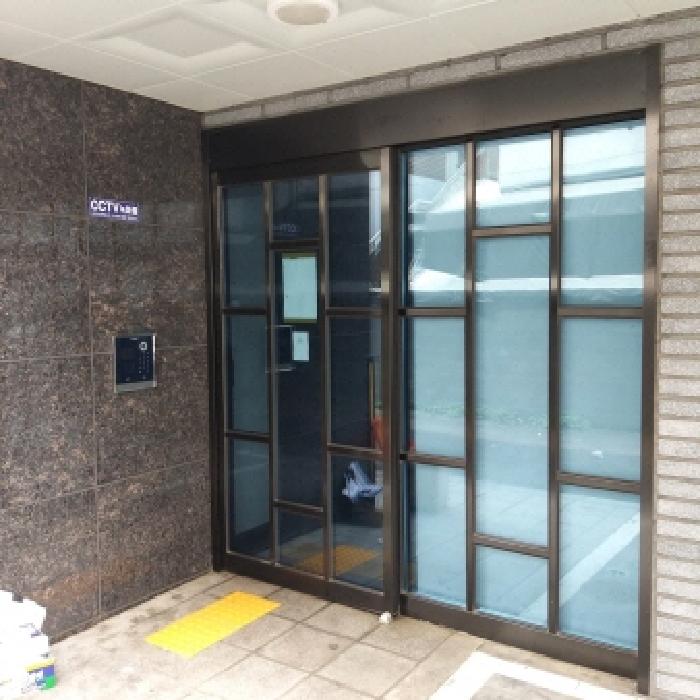 공동 출입문
